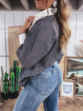 Load image into Gallery viewer, Lila Button Up
