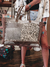 Load image into Gallery viewer, Eliza Weekender Bag
