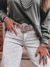 Load image into Gallery viewer, Azari Barrel Jeans (Pistachio)
