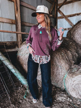 Load image into Gallery viewer, Ariat Valley Sweatshirt
