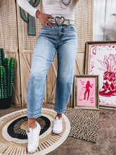 Load image into Gallery viewer, Braylon Barrel Jean
