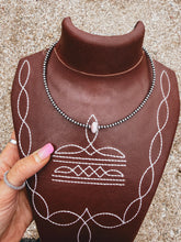 Load image into Gallery viewer, Ava Pink Conch Choker
