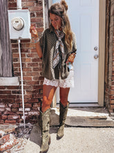 Load image into Gallery viewer, Lucy Lace Shorts (Ivory)
