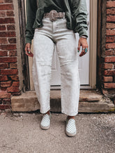 Load image into Gallery viewer, Azari Barrel Jeans (Pistachio)
