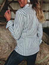 Load image into Gallery viewer, Ariat Kirby Pro Shirt (Green Bay)
