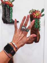 Load image into Gallery viewer, Lovey Ring
