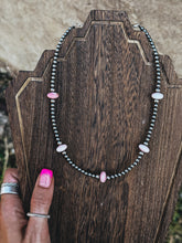 Load image into Gallery viewer, Palmer Pink Conch Necklace
