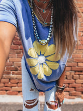 Load image into Gallery viewer, Daisy Girl Tee
