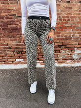 Load image into Gallery viewer, Catwalk Jean
