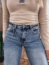 Load image into Gallery viewer, Dace Jean
