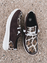 Load image into Gallery viewer, Ariat Hilo (Smoked Leopard)
