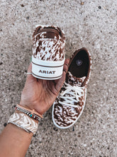 Load image into Gallery viewer, Ariat Skylar Shoe (Speckled Cow)
