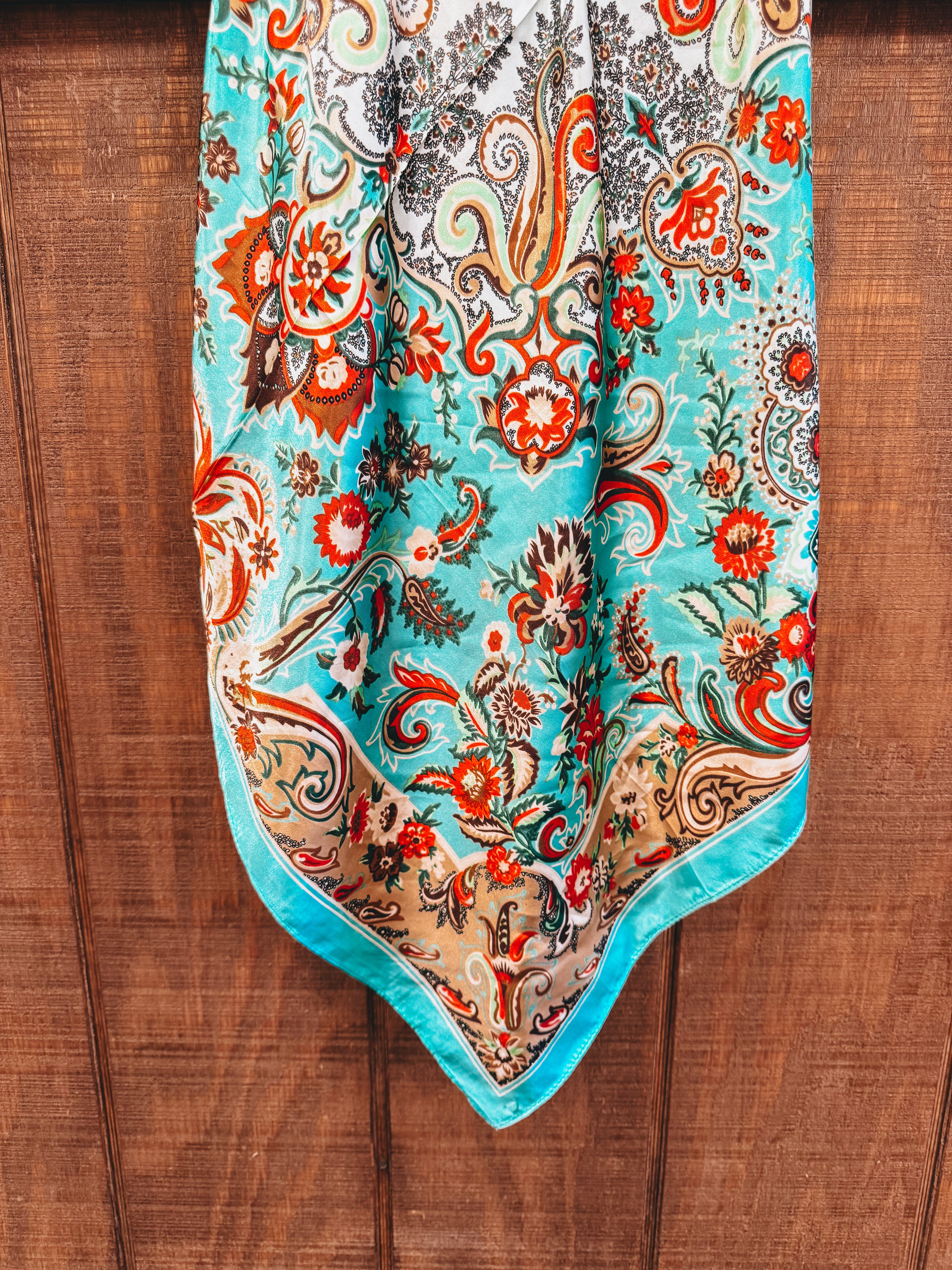 Whiskey Gypsy Wild Rag – The Punchy Flare