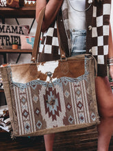 Load image into Gallery viewer, Auburn Weekender Bag
