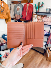 Load image into Gallery viewer, Cowhide Card Holder (Tan)
